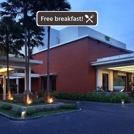 Hotel Santika Premiere Malang Exteriör bild