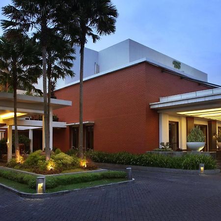 Hotel Santika Premiere Malang Exteriör bild