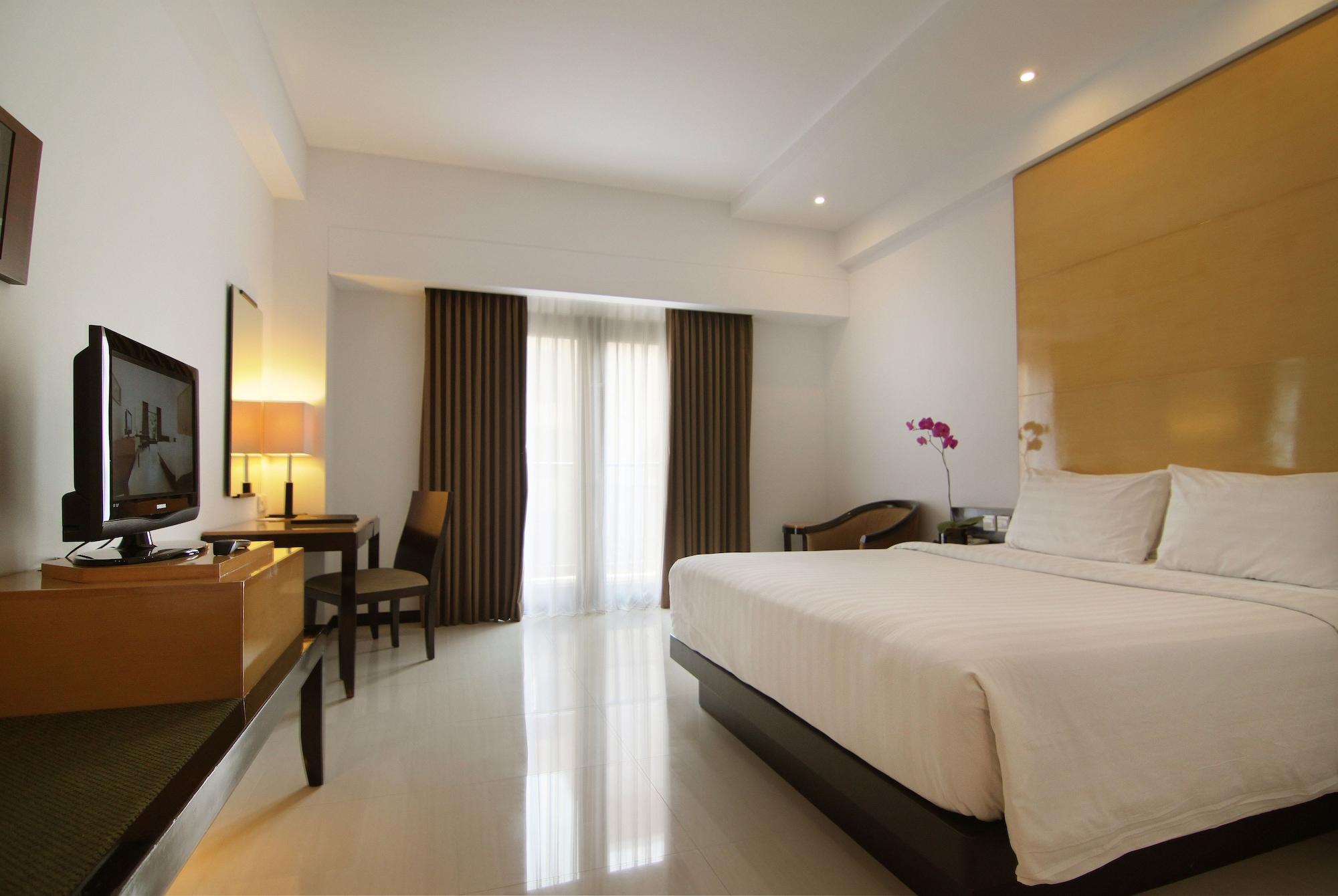 Hotel Santika Premiere Malang Exteriör bild