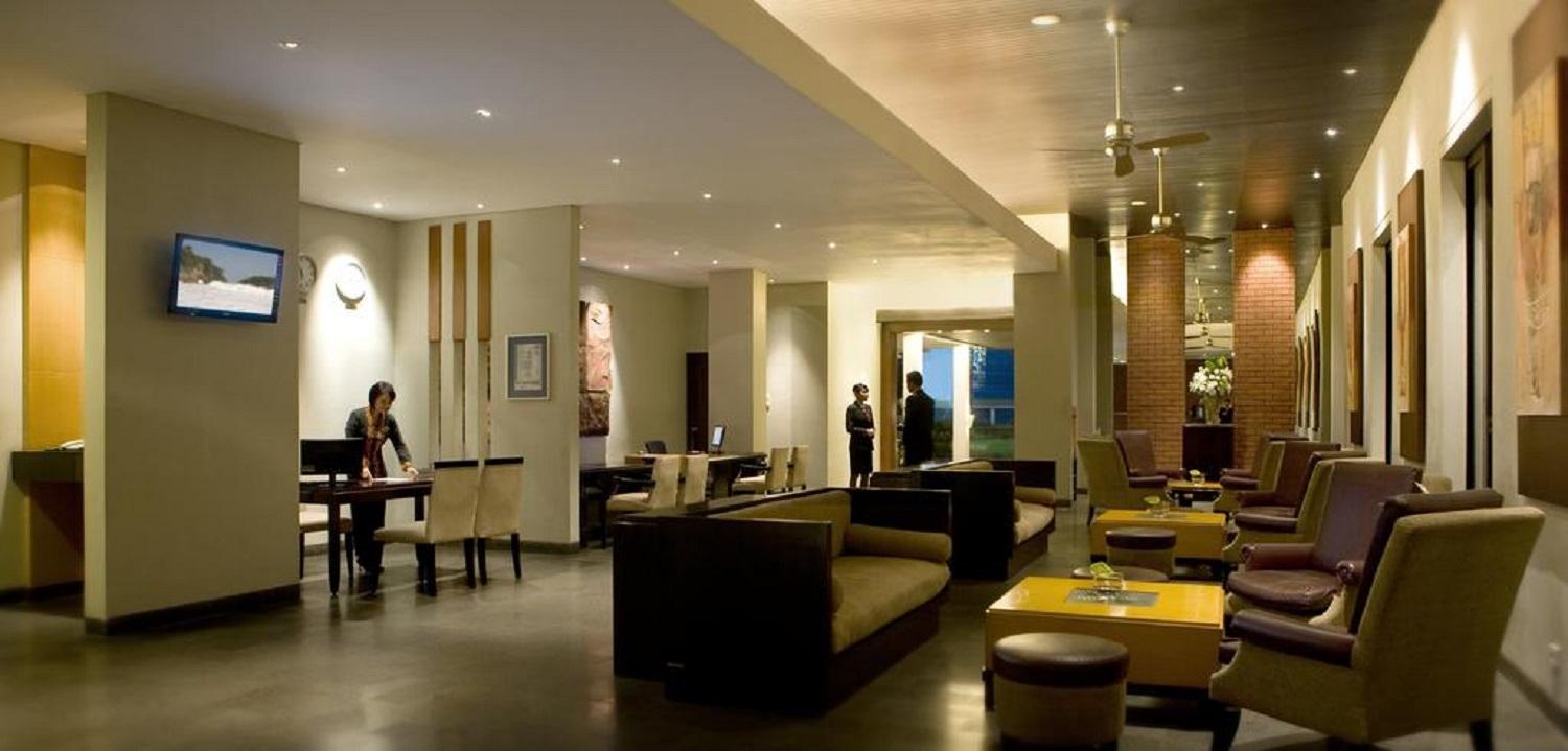 Hotel Santika Premiere Malang Exteriör bild