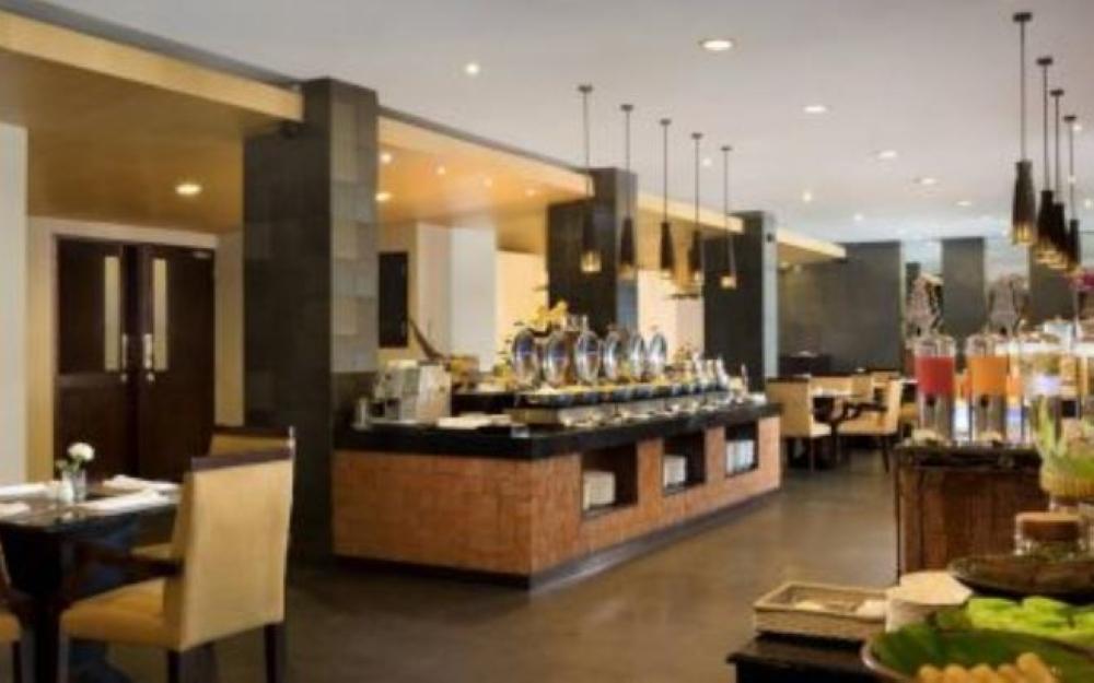 Hotel Santika Premiere Malang Exteriör bild