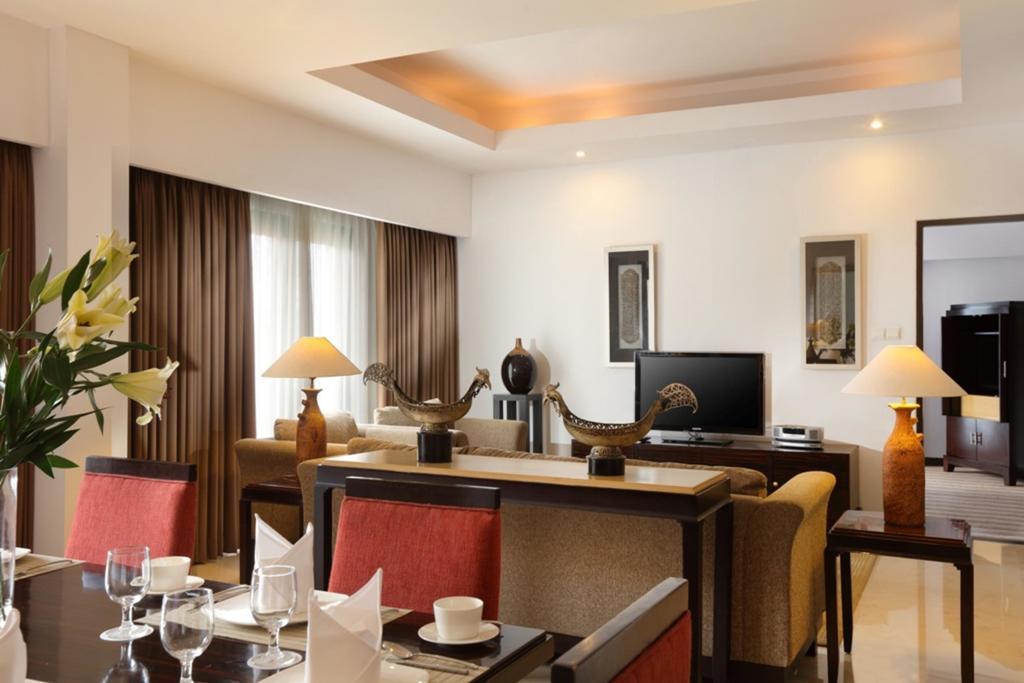 Hotel Santika Premiere Malang Exteriör bild