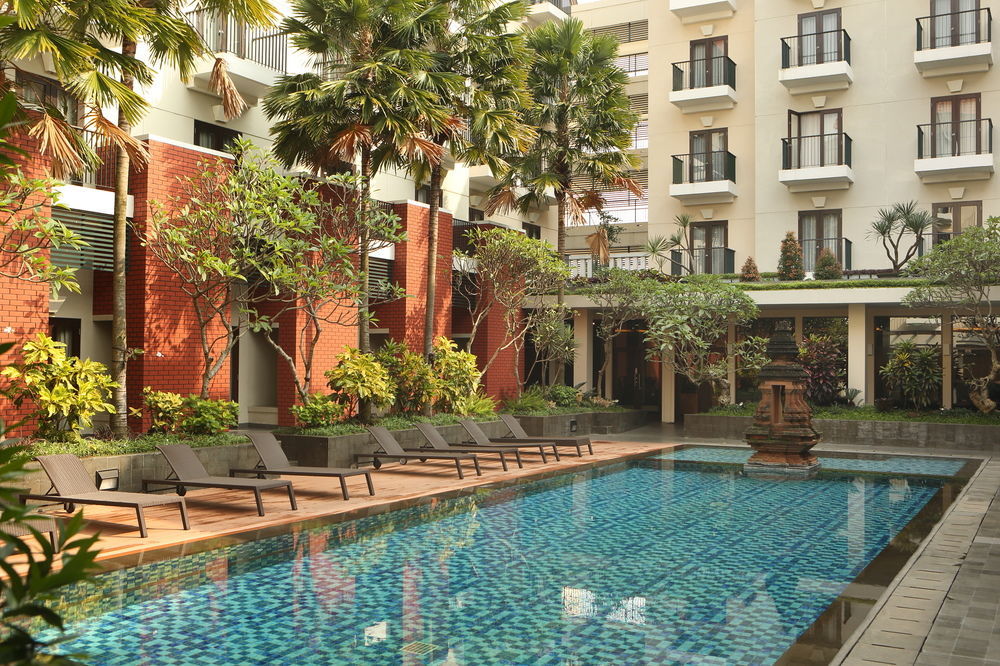 Hotel Santika Premiere Malang Exteriör bild